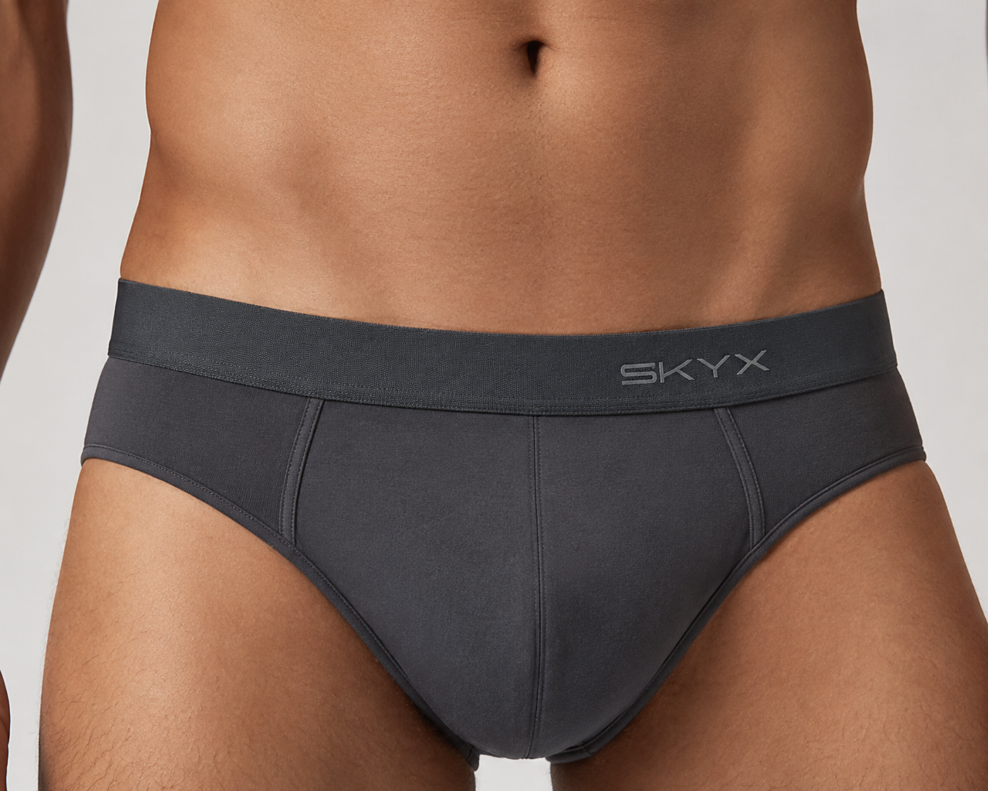 Anti-rollup waistband